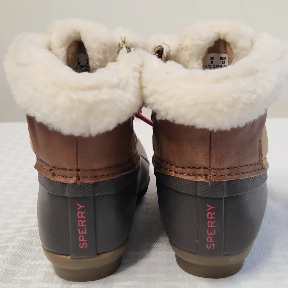 Sperry Kids' Brown Winter Boots Size 9M.  #X18